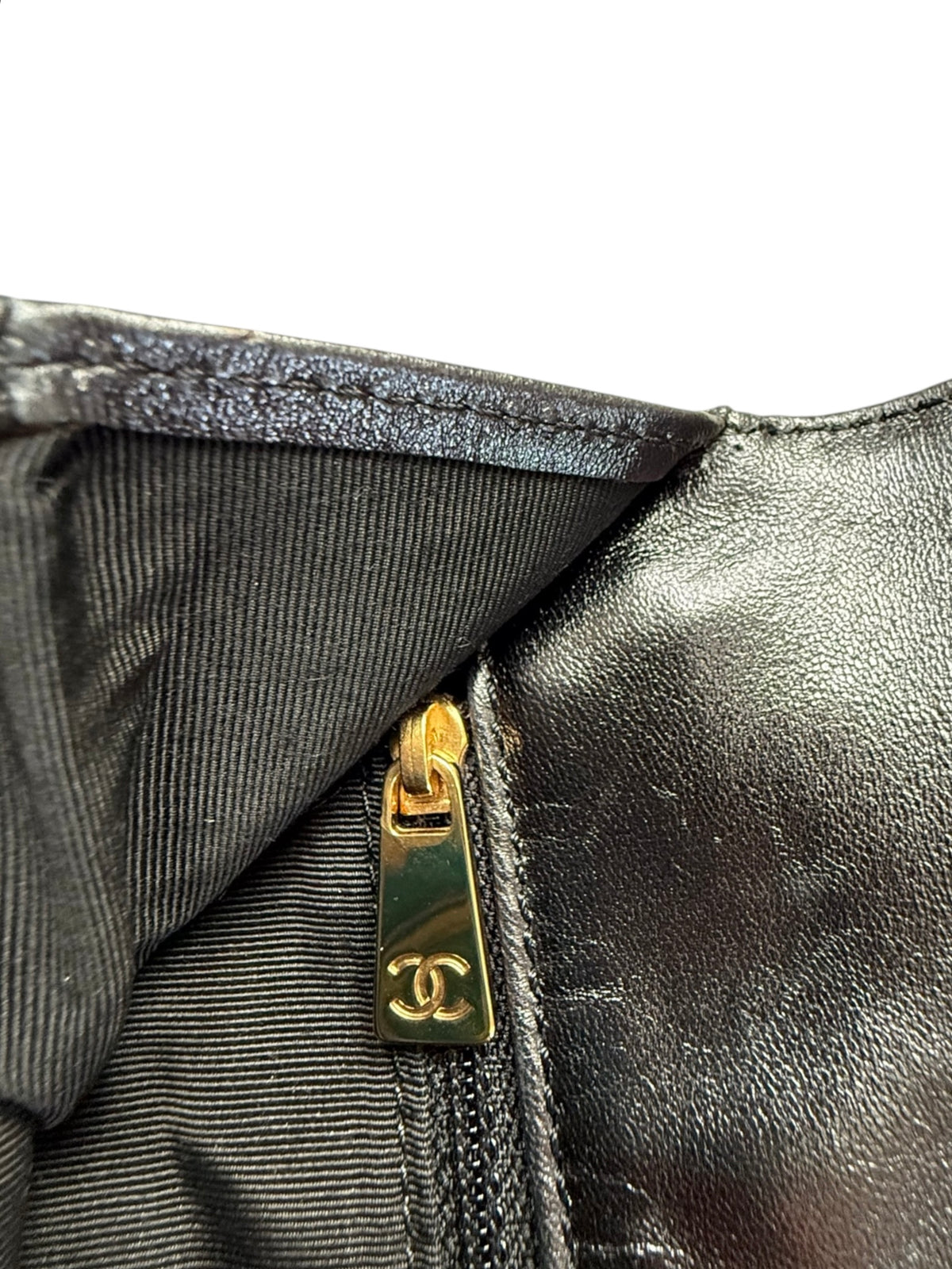Chanel Vintage Black Leather Messenger Shoulder Bag with Embossed Logo – Made in Italy