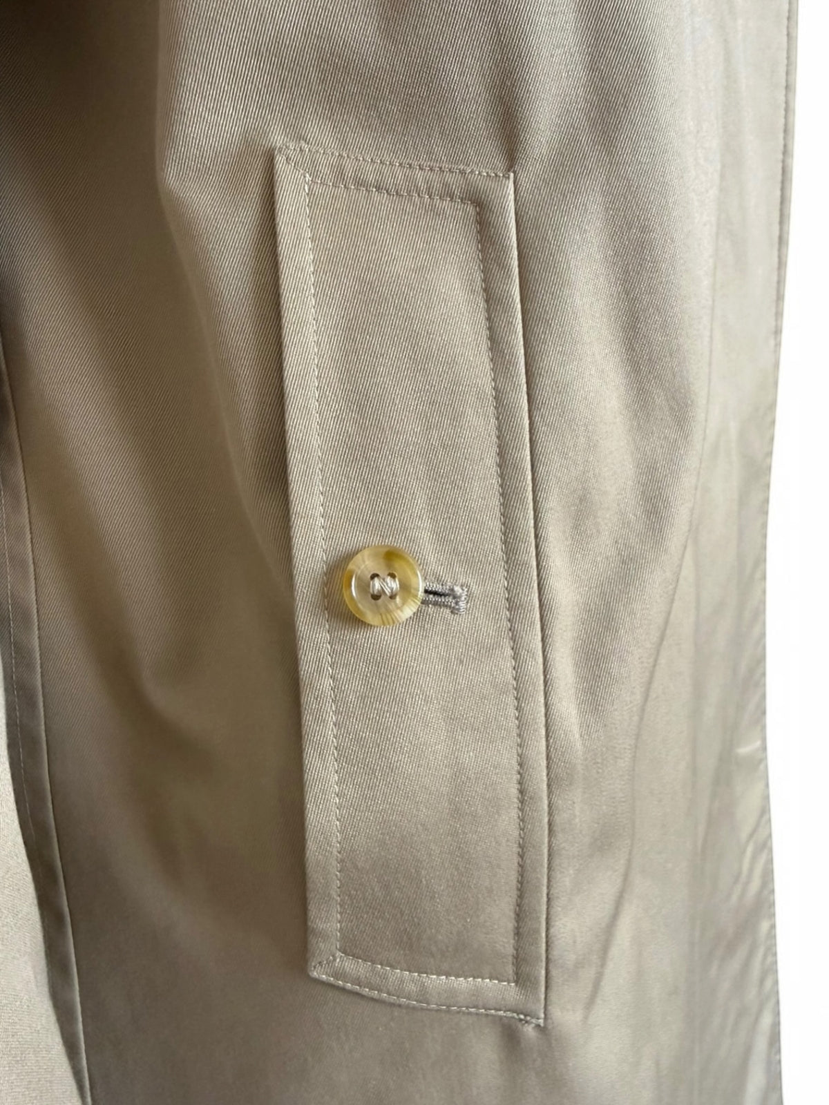 Vintage 1980s Burberrys Made in England Tan Double-Breasted Trench Jacket