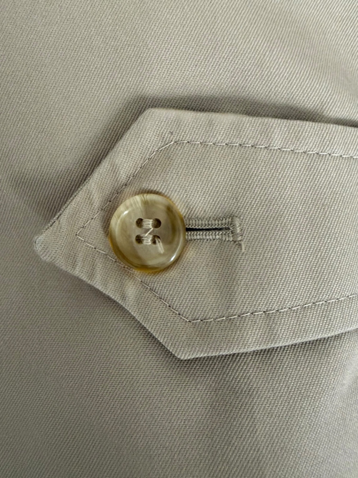 Vintage 1980s Burberrys Made in England Tan Double-Breasted Trench Jacket