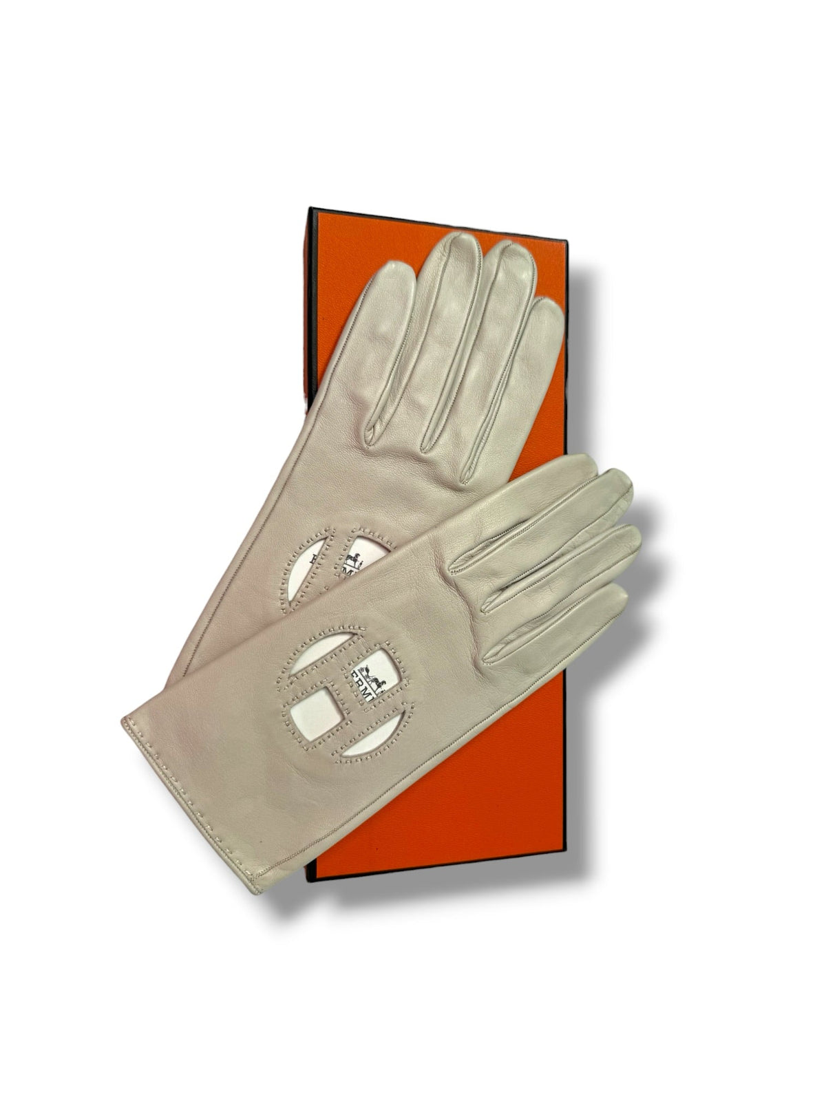 Hermès White Gloves With Cut-Out Logo Detail