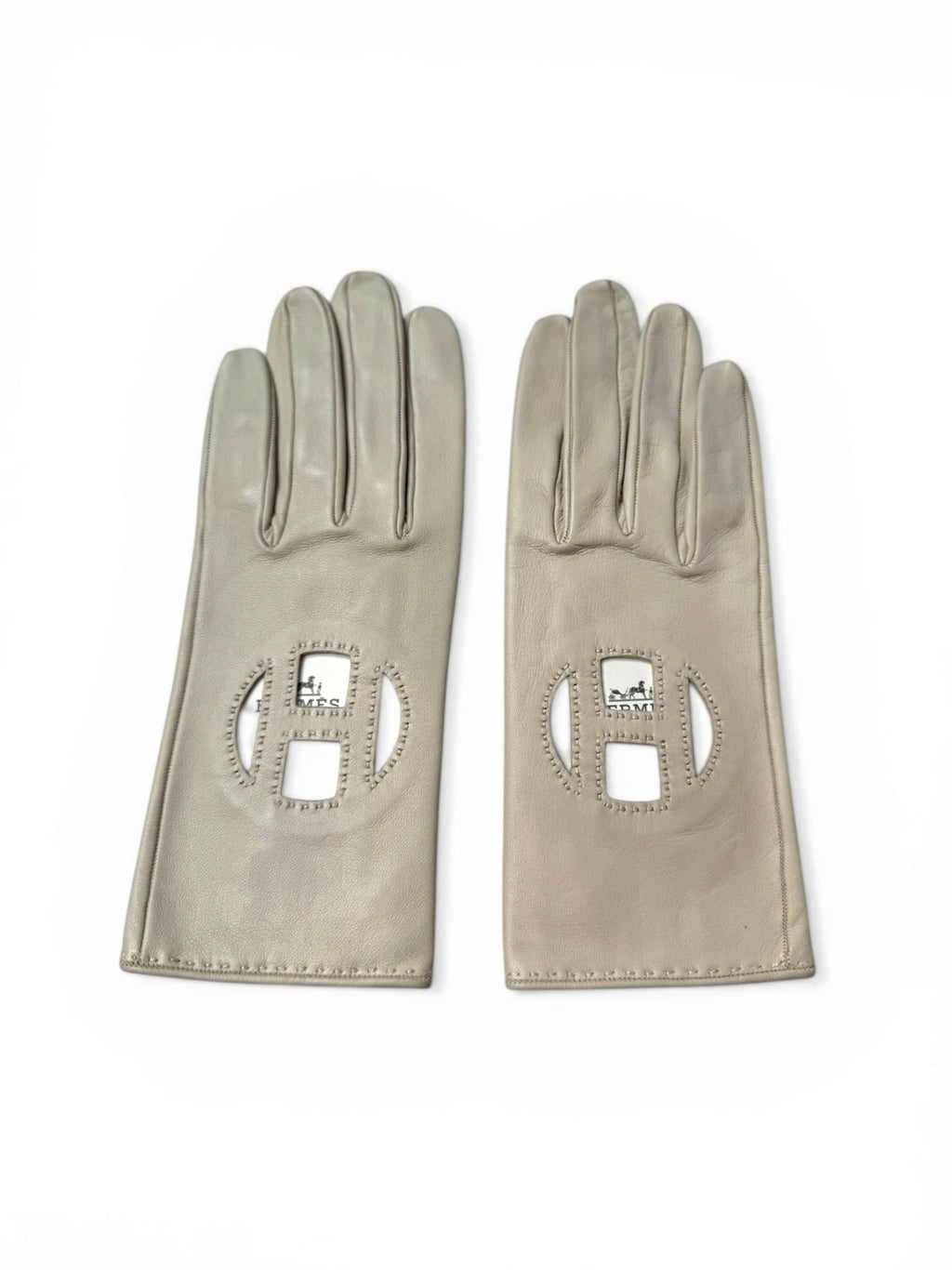 Hermès White Gloves With Cut-Out Logo Detail