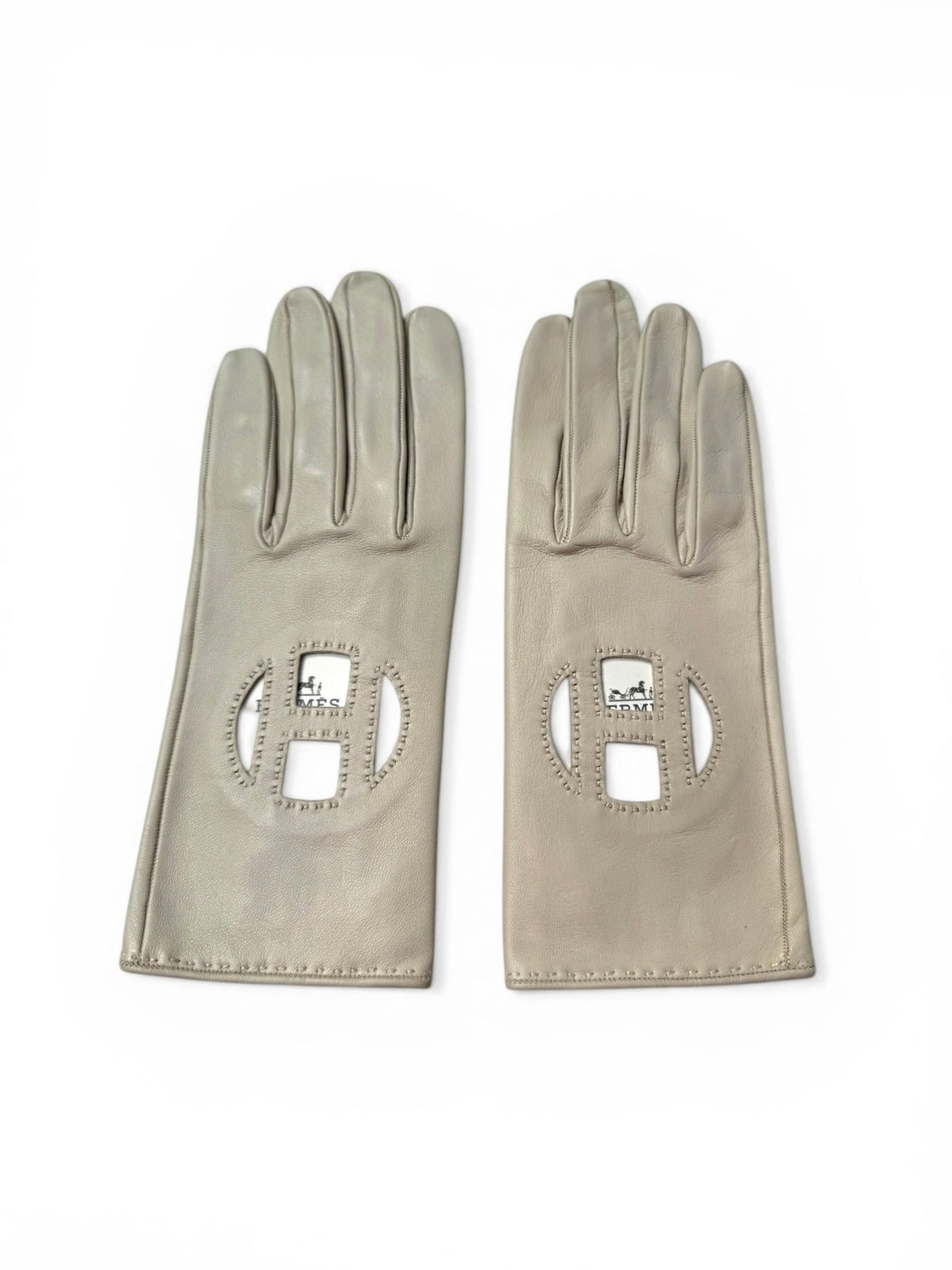 Hermès White Gloves With Cut-Out Logo Detail