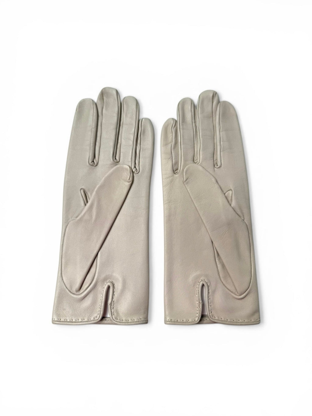 Hermès White Gloves With Cut-Out Logo Detail