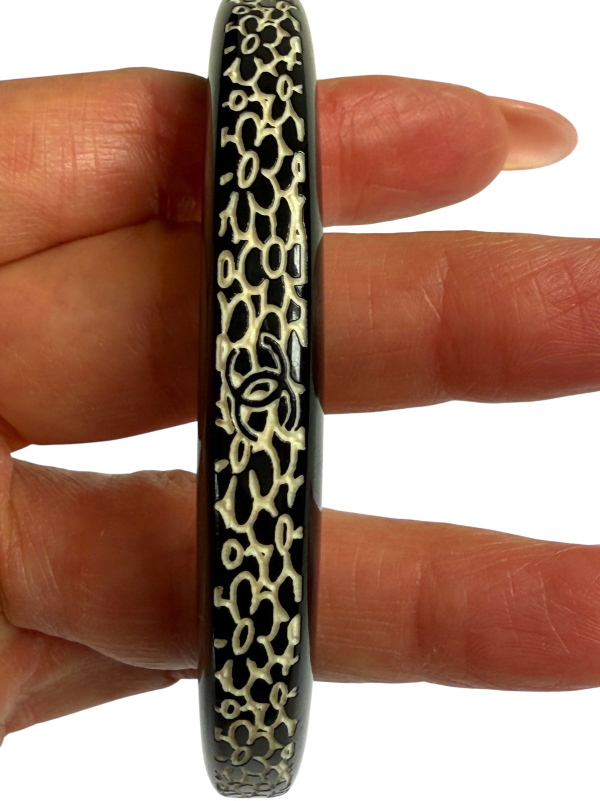 Chanel Floral Carved Resin Black and White Bangle