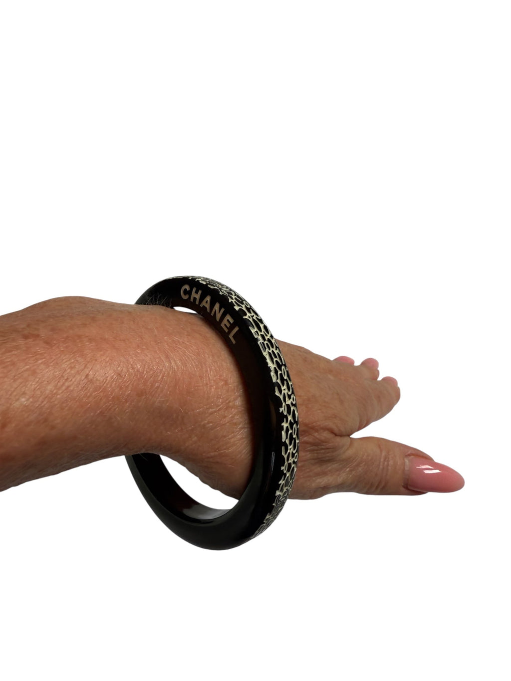 Chanel Floral Carved Resin Black and White Bangle