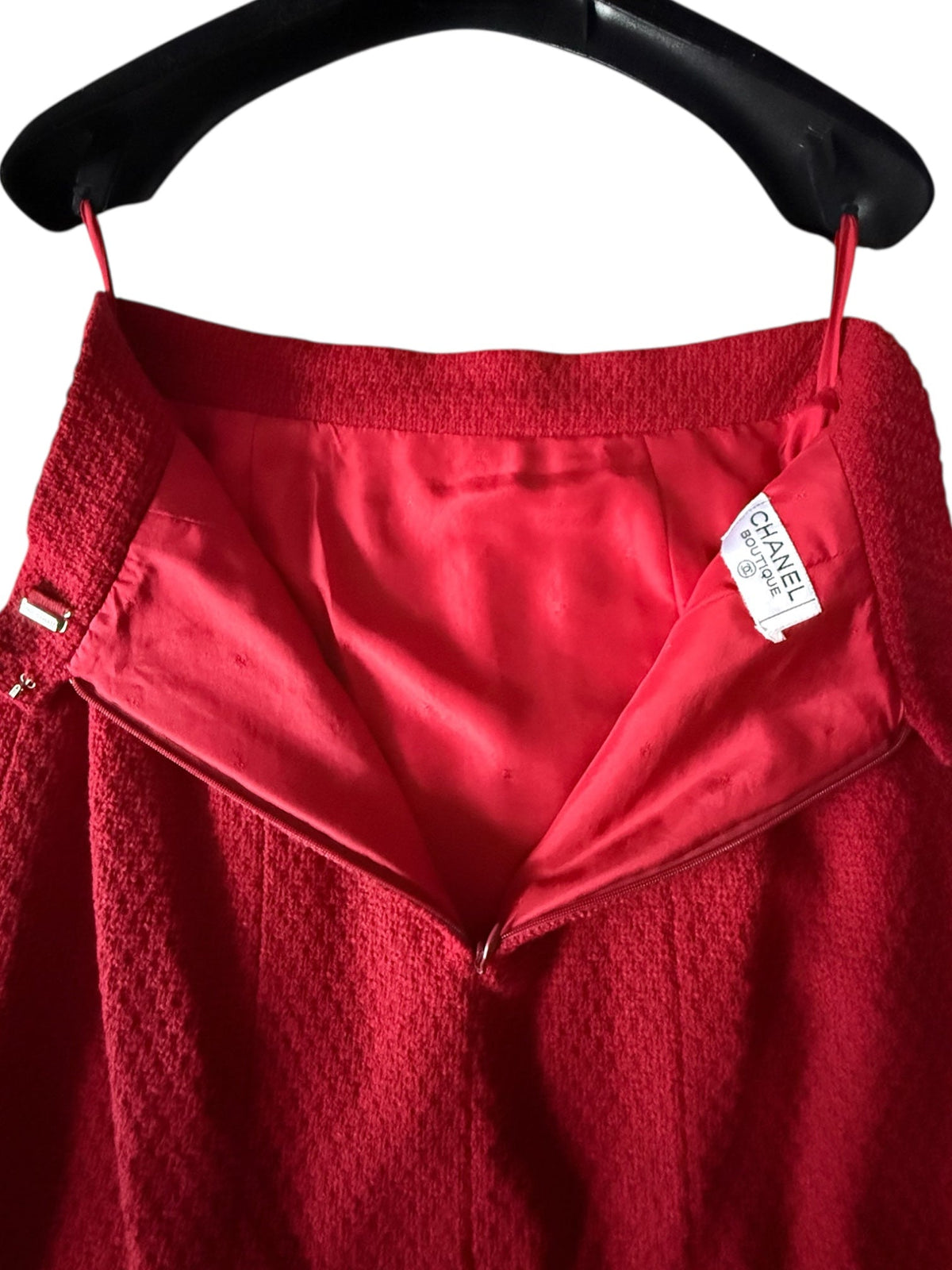 Chanel Red Woollen and Weave Gold Button Suit